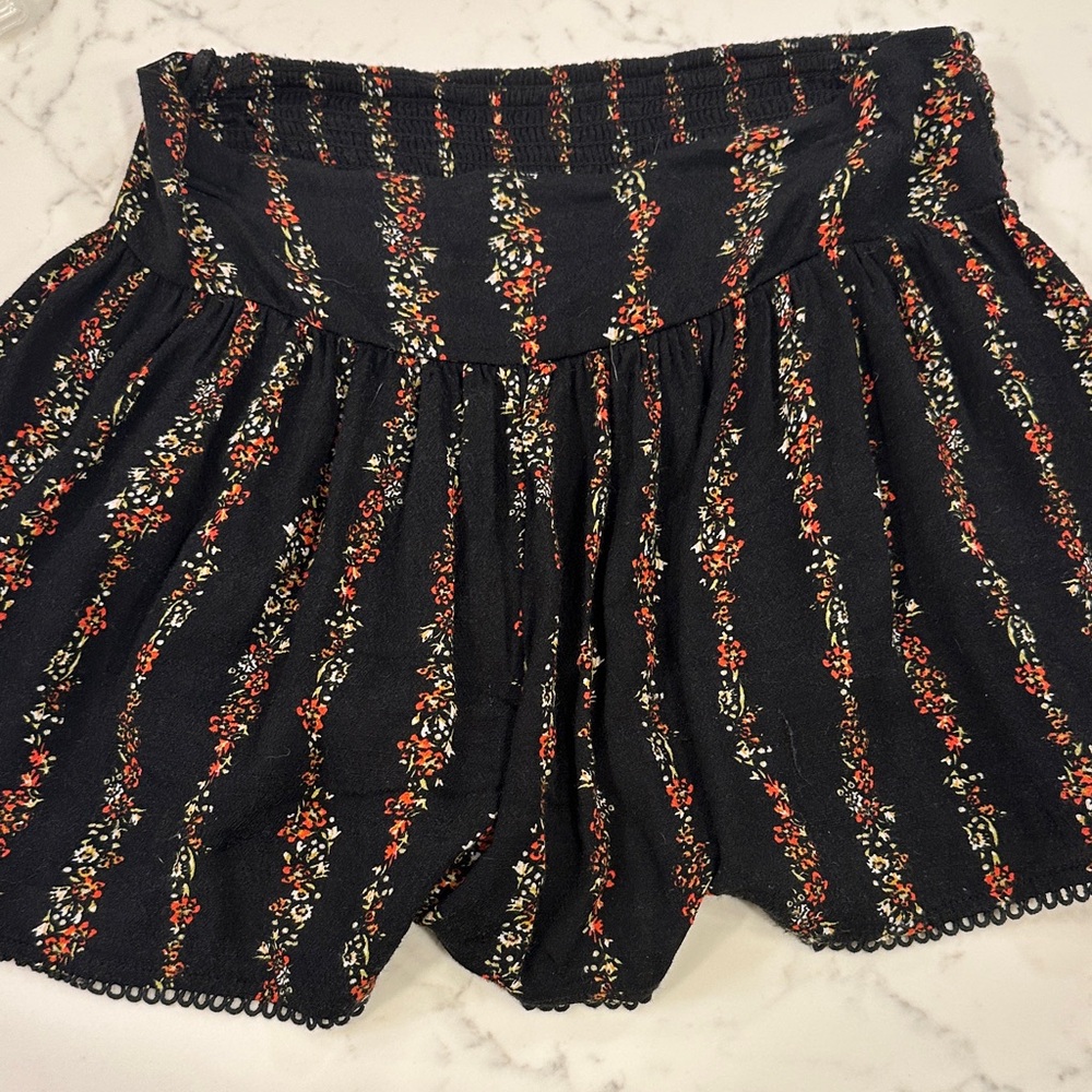 Floral Patterned Black Skirt